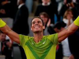 Rafael Nadal advances to the French Open semi-finals after beating Novak Djokovic

