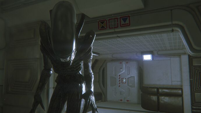 xenomorph stalking towards the camera in Alien Isolation