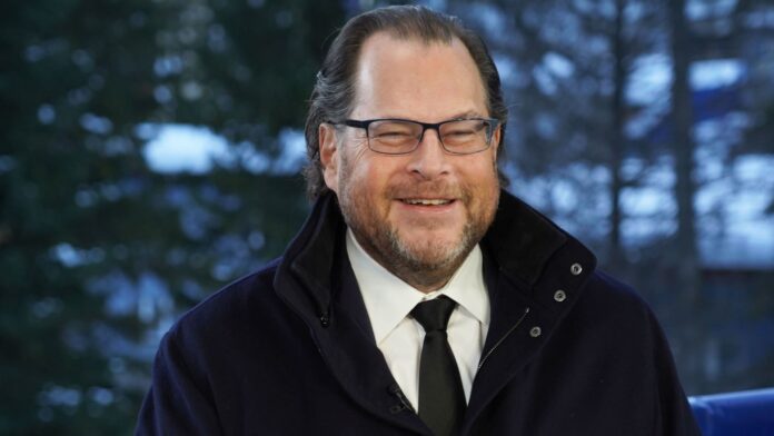 Salesforce reports strong demand in uncertain market, raises earnings forecast

