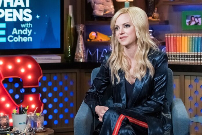Anna Faris reveals the identity of the director, who was accused of inappropriate behavior during filming - Update

