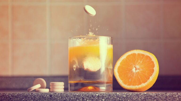 Does vitamin C help with colds?