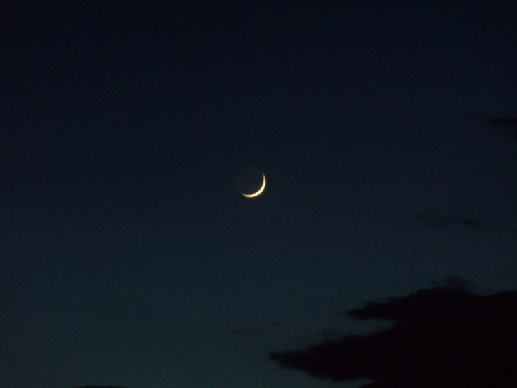 2022, July 30: Crescent moon with earth brightness.  (Photo by MJB)