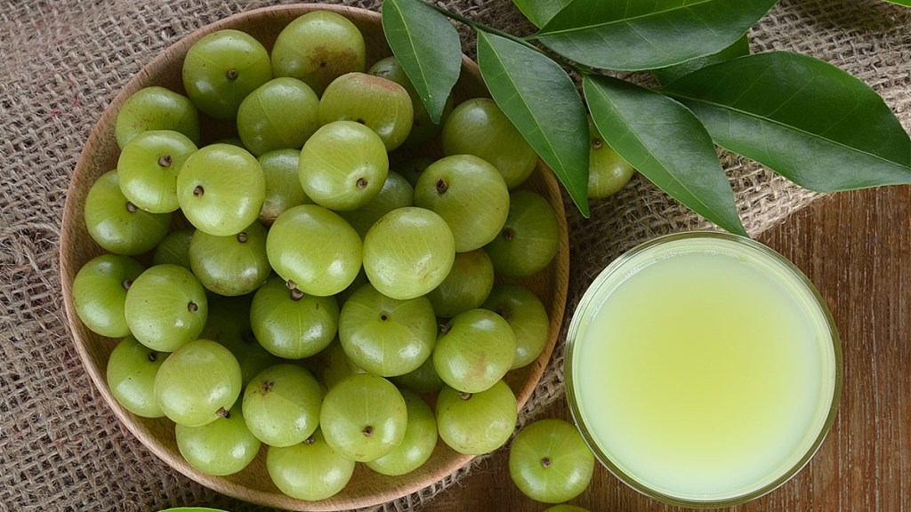 A bowl of amla fruit, which you can add to drinks to lower cholesterol