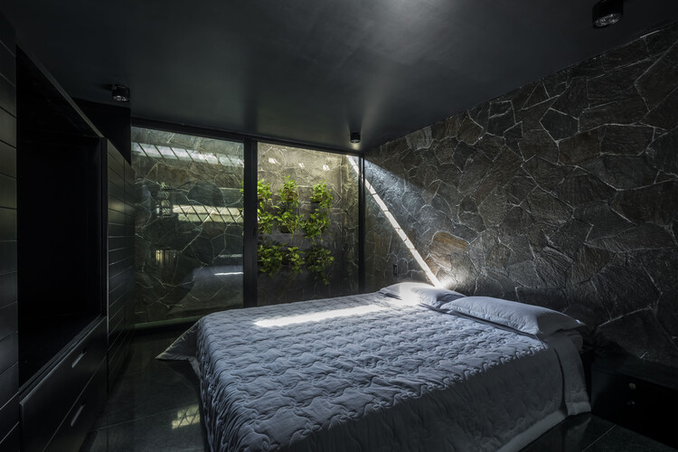 99 Mai Thuc Lender House / Kong Sinh Architects - Interior photography, bedroom, bed