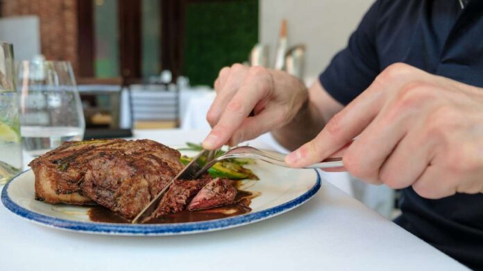  Eating a low-carb, meat-based diet?  The study found that you may gain weight later

